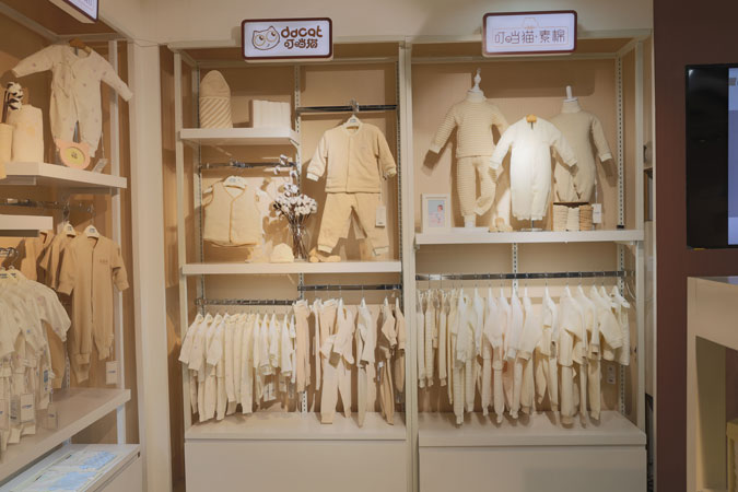 叮当猫2018童装店铺形象图