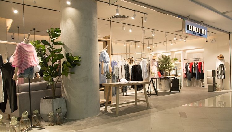 刘刘墨品牌旗舰店店面