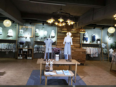 森虎儿实体店铺内部展示