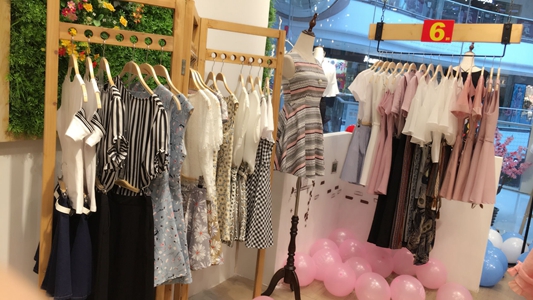 淑女日记品牌旗舰店店面